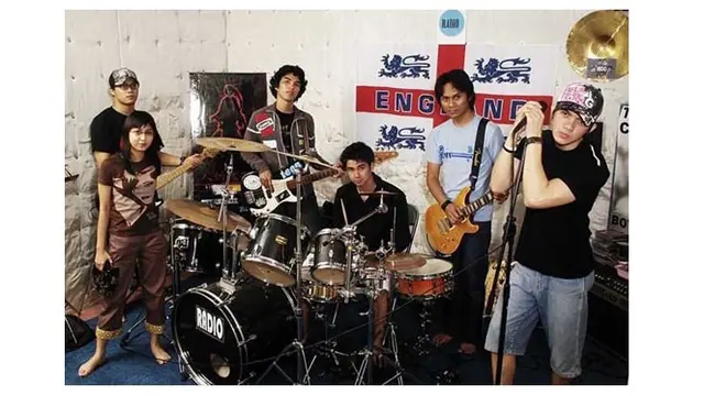 7 Potret Lawas Raffi Ahmad, Unggah Foto Nostalgia Masa Muda