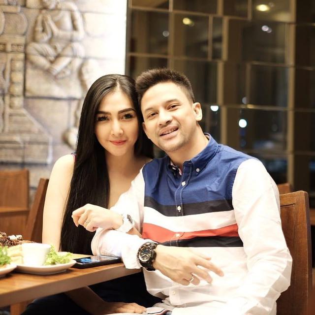 6 Momen Manis Lucky Perdana dan Istri Sebelum Isu Perselingkuhan, Romantis