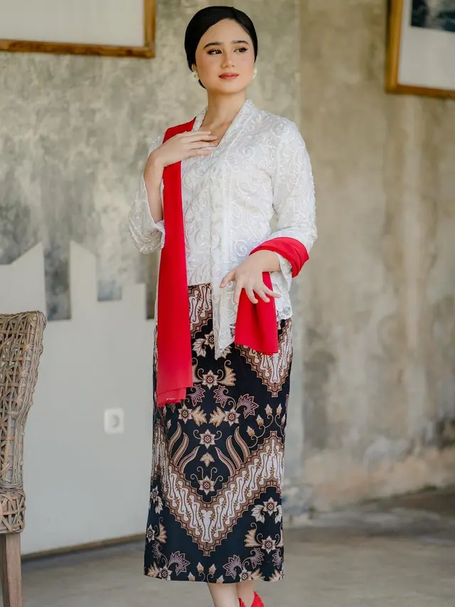 8 Inspirasi Outfit Merah Putih untuk Rayakan 17 Agustus, dari Tissa Biani, Sandrinna Michelle, hingga Dian Sastrowardoyo