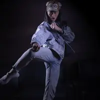 Kelly Tandiono yang kini yang sedang jatuh cinta dengan film mengawali kariernya sebagai seorang model. (Febio Hernanto/Bintang.com)