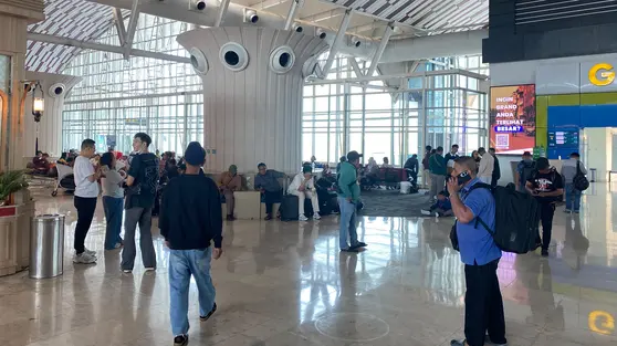 Kebakaran Hutan Maluku-Papua, 7 Penerbangan di Bandara Makassar Batal