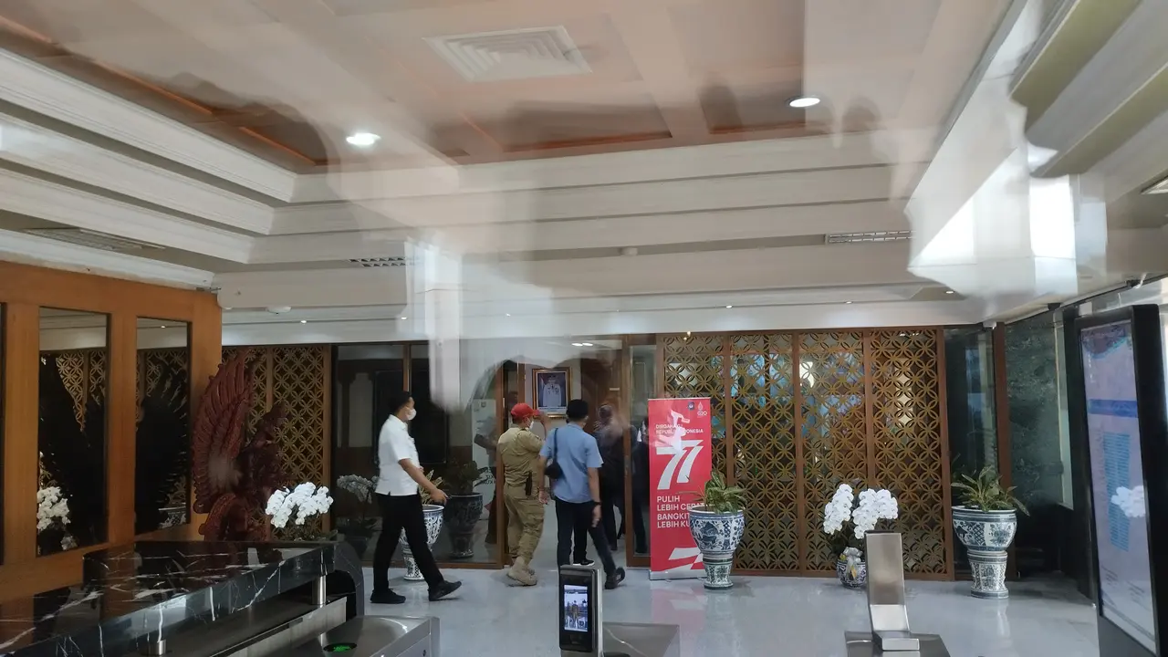 Ketua DPRD DKI Jakarta, Prasetio Edi Marsudi saat tiba di Gedung Kementerian Dalam Negeri, serahkan tiga nama usulan calon Pj Gubernur DKI Jakarta