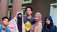 Umi Pipik Ajarkan Anak-Anak Ikuti Sunah Rasul