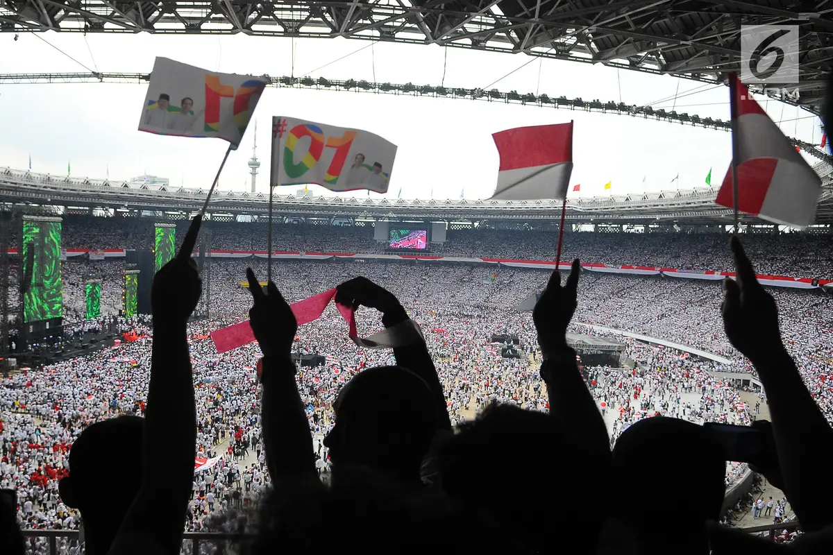 Massa Pendukung Jokowi-Ma'ruf Amin Putihkan Stadion GBK