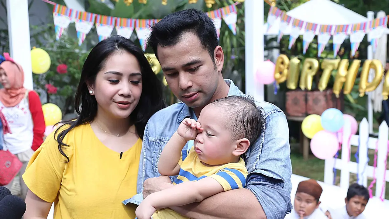 [Bintang] Raffi Ahmad, Rafathar, dan Nagita Slavina