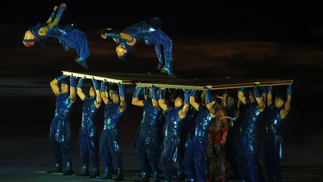 Foto: Ragam Atraksi Meriahkan Opening Ceremony SEA Games 2025, Kontingen Indonesia Memukau dengan Pakaian Adat Nusantara
