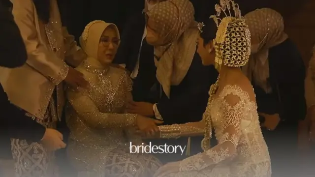 Rendi John dan Glenca Chysara menikah pada Minggu (20/11/2022) siang di Jakarta. (Foto: YouTube Glenca Chysara)