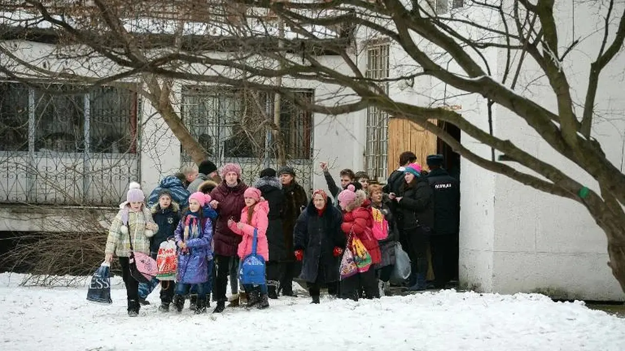Murid yang disandera di sebuah sekolah di Moskow, Rusia. (AFP)