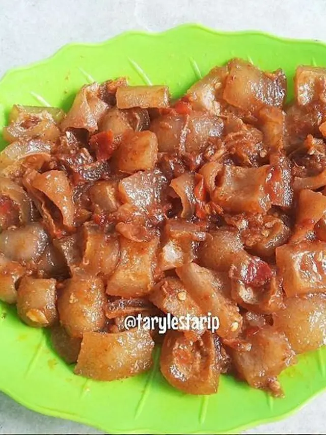 Sepiring kikil pedas bumbu ulek