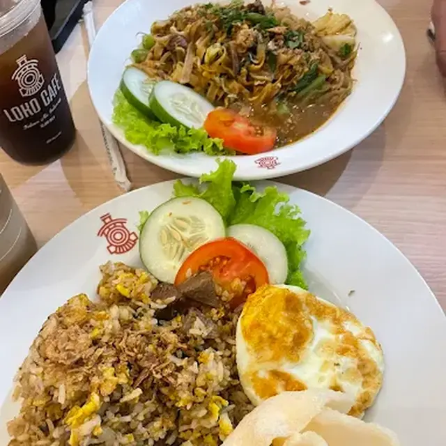 Loko Cafe Stasiun Tugu