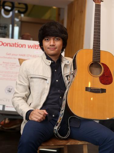 Pergantian Tahun Calvin Jeremy Pilih Keluarga Daripada Kerja News Entertainment Fimela Com