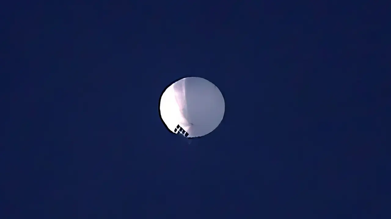 Penampakan Balon Mata-Mata China Terbang di Langit Amerika Serikat