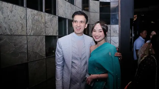 6 Potret Artis Muda Bareng Manoj Punjabi di Acara Diwali, Produser dengan Banyak Karya