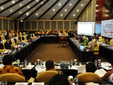 'Focus Group Discussion' diikuti perwakilan dari dalam dan luar negeri, Jakarta, Selasa (2/12/2014). (Liputan6.com/Andrian M Tunay) 
