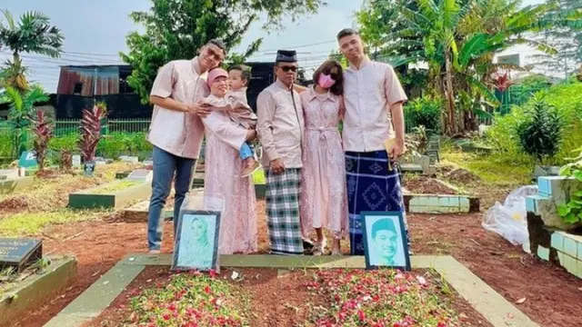 Selalu Ungkap Kerinduan, Ini 6 Momen Fuji Bawa Gala Ziarah ke Makam Vanessa dan Bibi