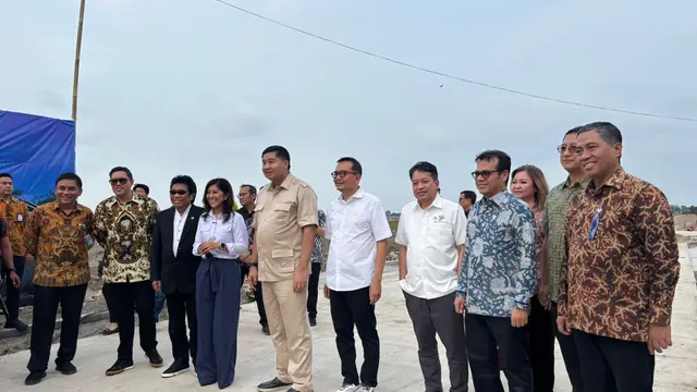 Penyerahan kunci rumah kepada para wartawan di Perumahan Gran Harmoni Cibitung, Bekasi, Jawa Barat, Selasa (6/5/2025). (Foto: Liputan6.com/Tira Santia)