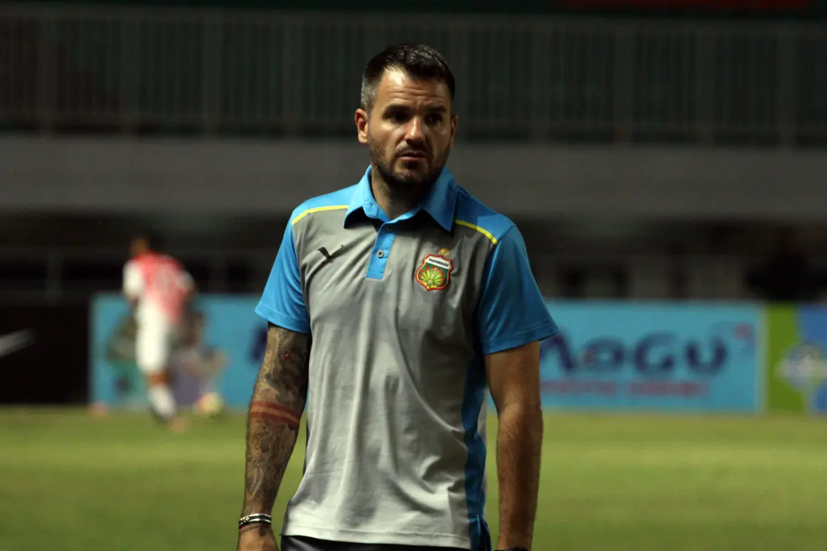 Pelatih Bhayangkara FC Simon McMenemy