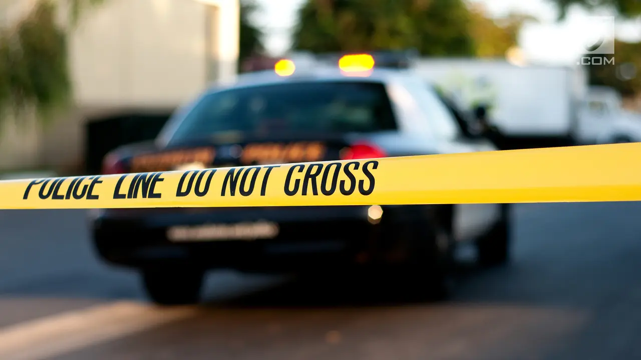 Dilarang Melintas Garis Polisi