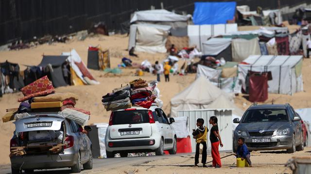 Didesak Israel, 80.000 Pengungsi Palestina Tinggalkan Rafah