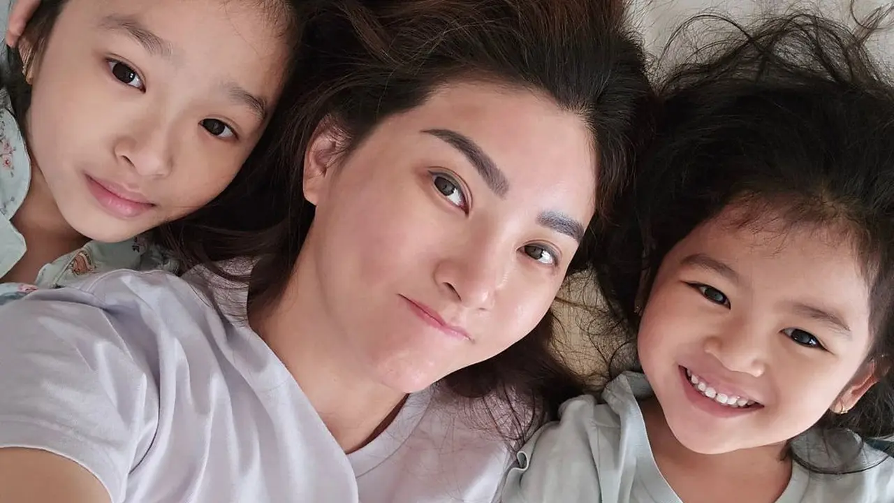 Potret Sarwendah bersama anak-anaknya. [Foto: Instagram/sarwendah29]