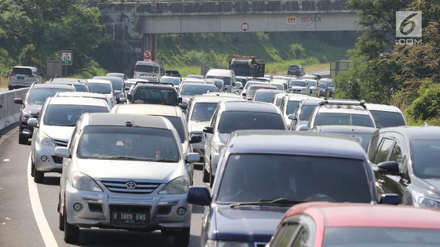 Arus mudik di Tol Bawen