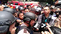 Kapolda Jabar Irjen Anton Charliyan datangi lokasi ledakan bom Bandung (Aditya Prakasa/Liputan6.com)