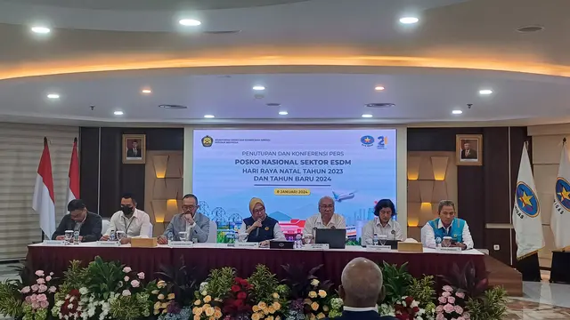 BPH Migas dan Pertamina Patra Niaga dalam sesi penutupan Posko Nasional Sektor ESDM di Kantor BPH Migas, Jakarta, Senin (8/1/2024). (Maul/Liputan6.com)