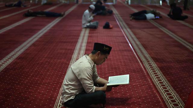 Doa Sebelum dan Sesudah Tadarus Al-Qur'an di Ramadhan, Panen Berkah di Bulan Suci