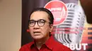 "Iya lah (ga di entertainment lagi), selama tiga tahun lebih ini saya tidak akan aktif lagi," ujar Tantowi Yahya di Hotel Borobudur, Jakarta Pusat, Jumat (10/3) malam. (Nurwahyunan/Bintang.com)