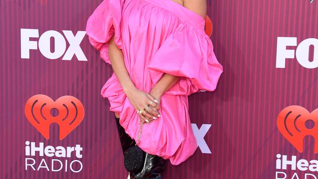 Agnez Mo Raih Piala iHeartRadio Music Awards 2019