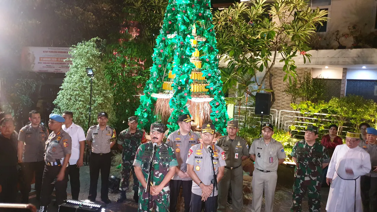 Kapolri dan Panglima TNI memastikan Natal berjalan damai.