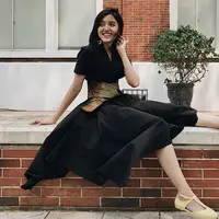 Gaya penampilan dara berusia 23 tahun semakin memesona saja. Apalagi saat Ify duduk bersantai sambil menebar senyum manis yang membuatnya semakin terlihat memesona (Liputan6.com/IG/@ifyalyssa)