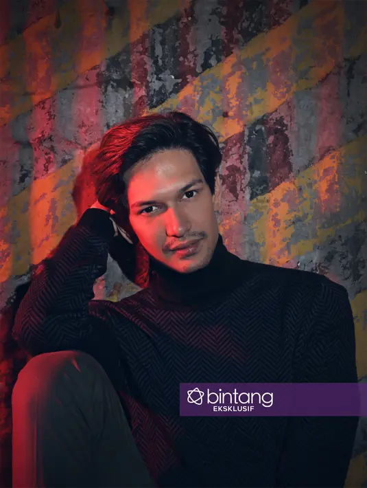 Wawancara dan foto eksklusif Dimas Kahlil Sudoyo Beck atau biasa disapa Dimas Beck. Fotografer: Nurwahyunan, Stylist: Indah Wulansari, Digital Imaging: Muhammad Iqbal Nurfajri.