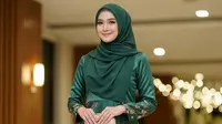 8 Tips Islami Memilih Gamis Berbunga untuk Tampil Elegan di Pesta Tanpa Melanggar Syariat