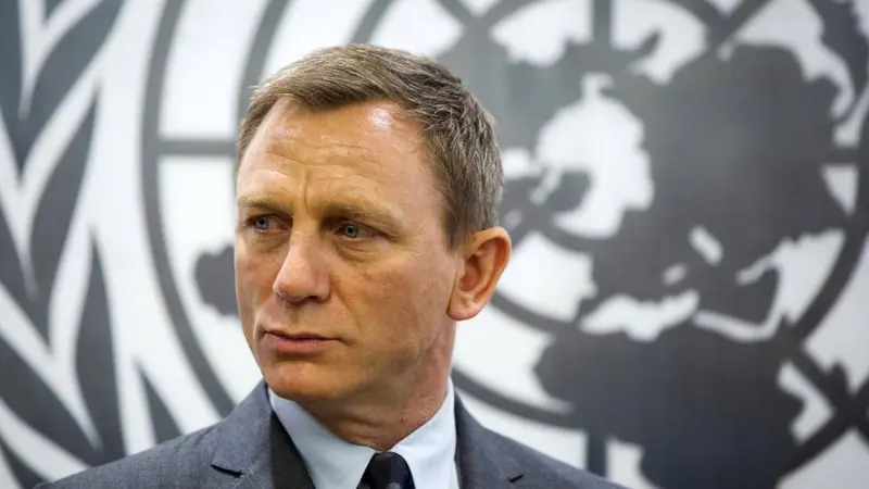 Daniel Craig Dipertahankan untuk Tetap Menjadi James Bond