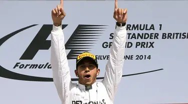 Pembalap Formula Satu dari tim Mercedes, Lewis Hamilton, tampil tercepat di GP Inggris, (6/7/2014). (REUTERS/Francois Lenoir)