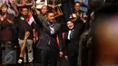 Calon Gubernur Agus Harimurti Yudhoyono bersama Calon Wakil Gubernur Sylvi saat hadir di acara pidato politiknya di Jakarta, Minggu (27/11). (Liputan6.com/Johan Tallo)