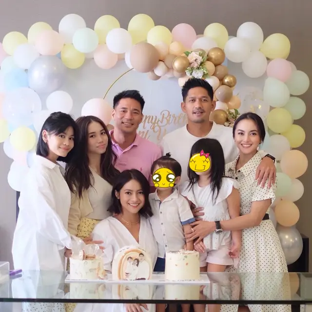 6 Momen Ultah Rini Yulianti Adik Ririn Ekawati, Dapat Ucapan Lewat Zoom