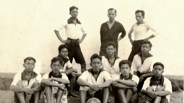 6 Potret Lawas Gaya Pemain Sepak Bola di Zaman Hindia Belanda, Keren Sejak Dulu