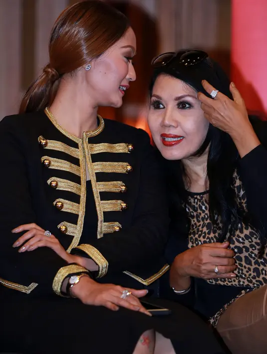 Harapannya, meskipun usianya berkurang 1 tahun,  semoga selalu diberi kesehatan, kebahagiaan serta keberuntungan padanya dengan dikelilingi orang-orang terkasihnya. (Deki Prayoga/Bintang.com)