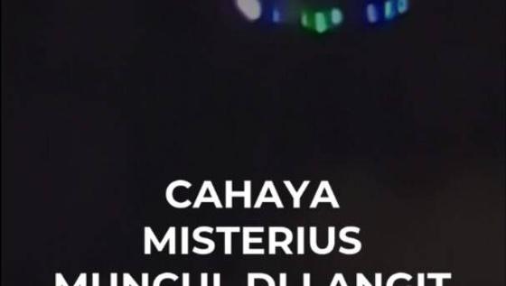 CAHAYA MISTERIUS MUNCUL DI LANGIT IRAN, WARGA HEBOH!