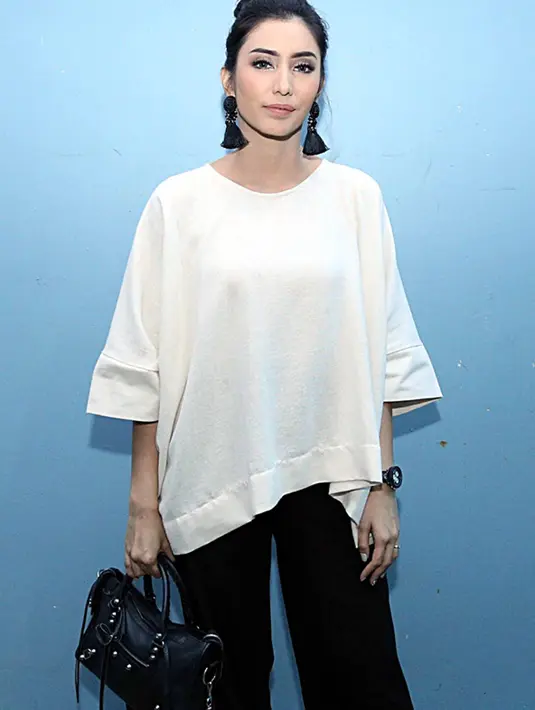 Pemilihan konsep itu dirasa keduanya bisa lebih terkesan dibanding saat menggelar dalam ruangan. Mengenai persiapan, juga hampir rampung. (Deki Prayoga/Bintang.com)