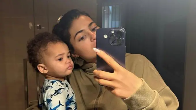 Nama Anak Kedua Kylie Jenner Jadi Buah Bibir Netizen, Punya Arti Jorok dalam Bahasa Arab