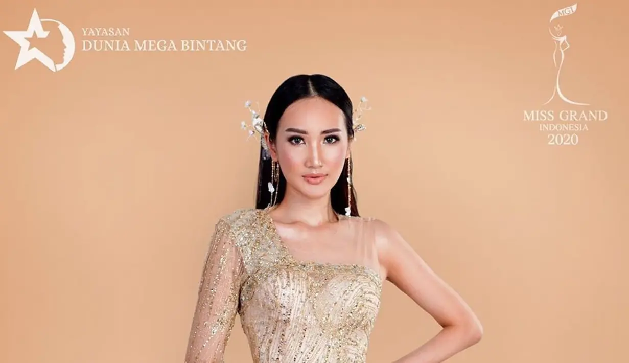 Penampilan dara 23 tahun ini pun menjadi sorotan publik. Menjadi runner-up Miss Grand Indonesia 2020, Bella Aprilia diketahui akan menjadi perwakilan Indonesia dalam ajang Miss Intercontonental 2020. (Liputan6.com/IG/@bellaapriliasant)