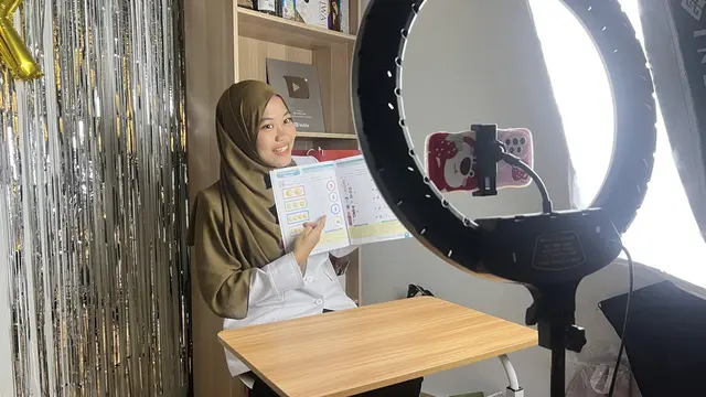 Siti Alifah Faiz, Guru Honorer yang Kini Wujudkan Impiannya bersama Shopee Affiliate Program