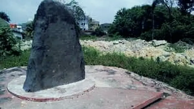 Monumen pengibaran bendera di Pekanbaru sebelum digusur
