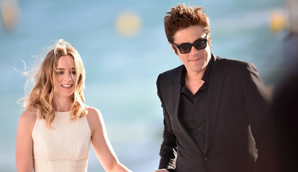 Film besutan Denis Villeneuve itu ternyata telah memotong salah satu adegan telanjang yang dilakukan Blunt dengan lawan mainnya, Benicio Del Toro.  (AFP/Bintang.com)