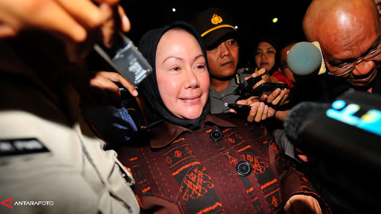 live-atut-kpk-131217b.jpg