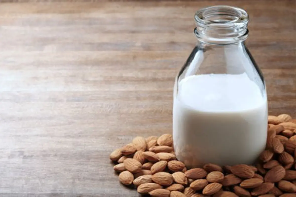 Yuk, Buat Susu Almond yang Bikin Harimu Bersemangat!