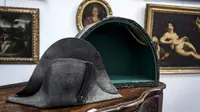 Topi Napoleon Bonapate laku terjual dengan harga yang lebih tinggi dari perkiraan sebelumnya yaitu sekitar Rp 650 juta (AFP)